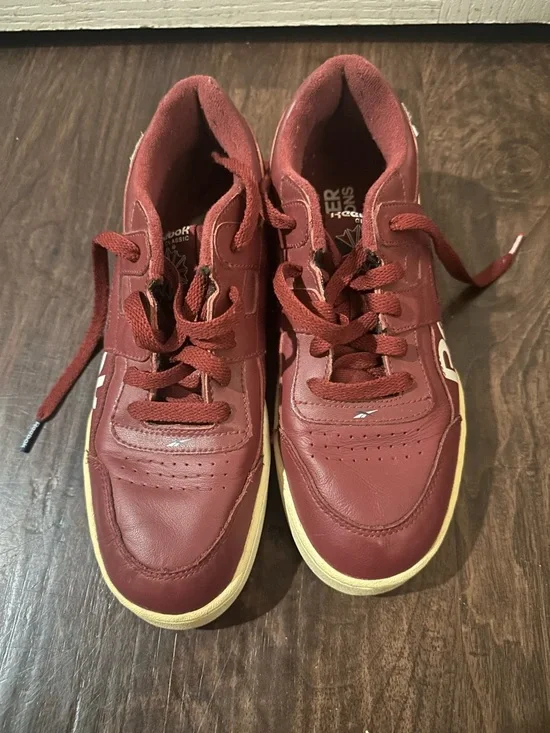 Reebok Burgundy Low-Top Sneakers with White Accents - Picture 7 of 8